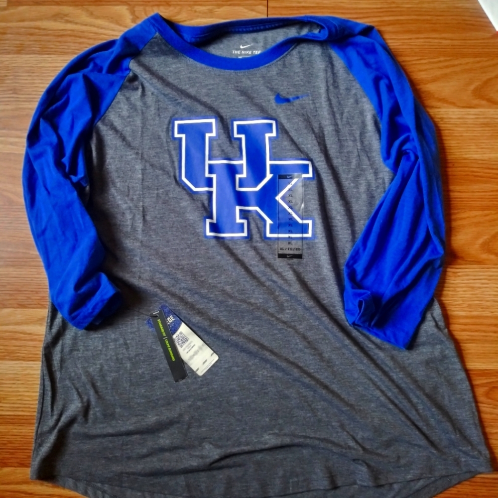 University of Kentucky Nike 3/4 sleeve shirt